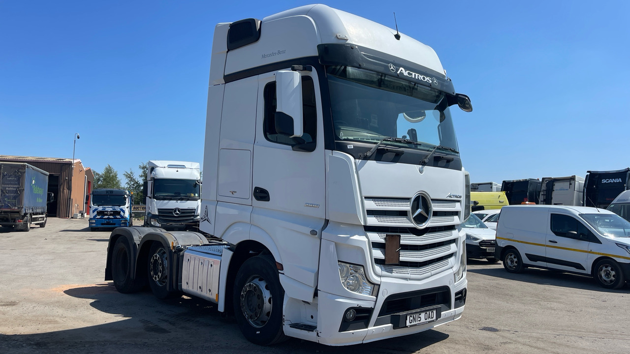 MERCEDES-BENZ ACTROS 2551 - Tracteur routier: photos 1 MERCEDES-BENZ ACTROS 2551 - Tracteur routier: photos 1