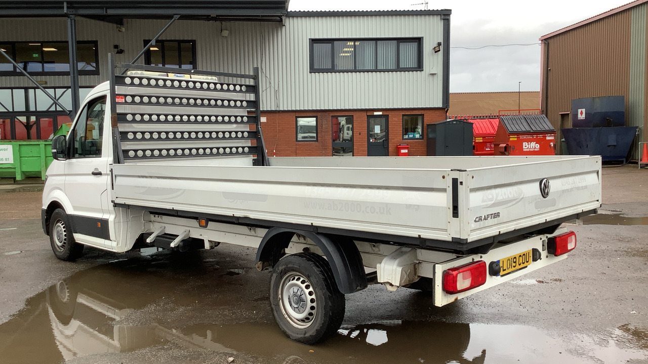 VOLKSWAGEN CRAFTER CR35 2.0 TDI 140PS STARTLINE - Utilitaire plateau: photos 3 VOLKSWAGEN CRAFTER CR35 2.0 TDI 140PS STARTLINE - Utilitaire plateau: photos 3