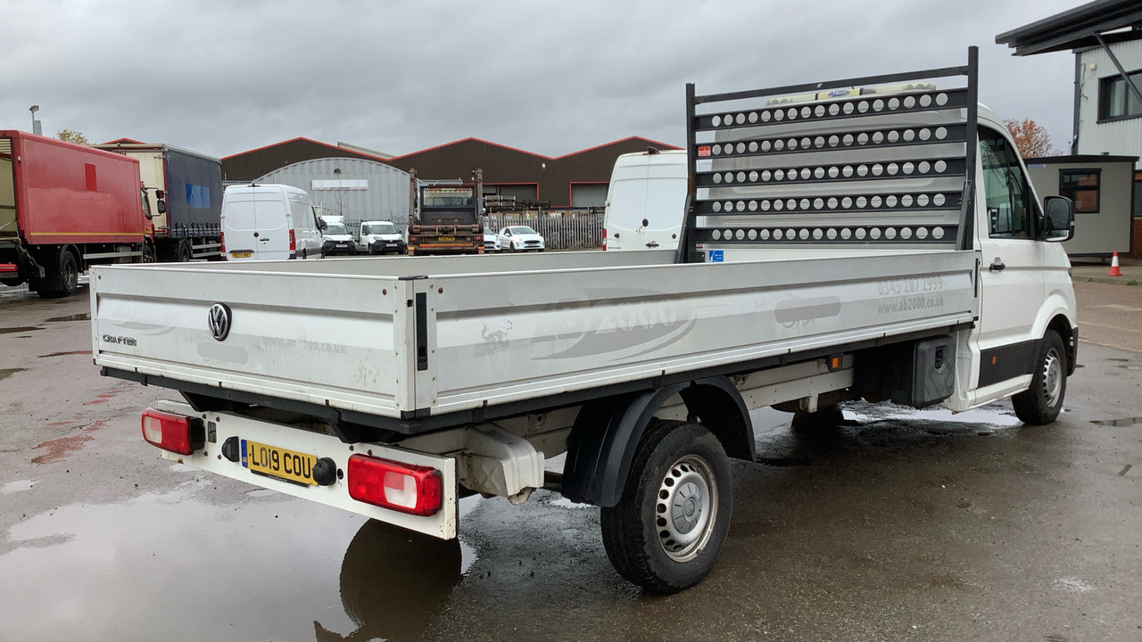 VOLKSWAGEN CRAFTER CR35 2.0 TDI 140PS STARTLINE - Utilitaire plateau: photos 4 VOLKSWAGEN CRAFTER CR35 2.0 TDI 140PS STARTLINE - Utilitaire plateau: photos 4