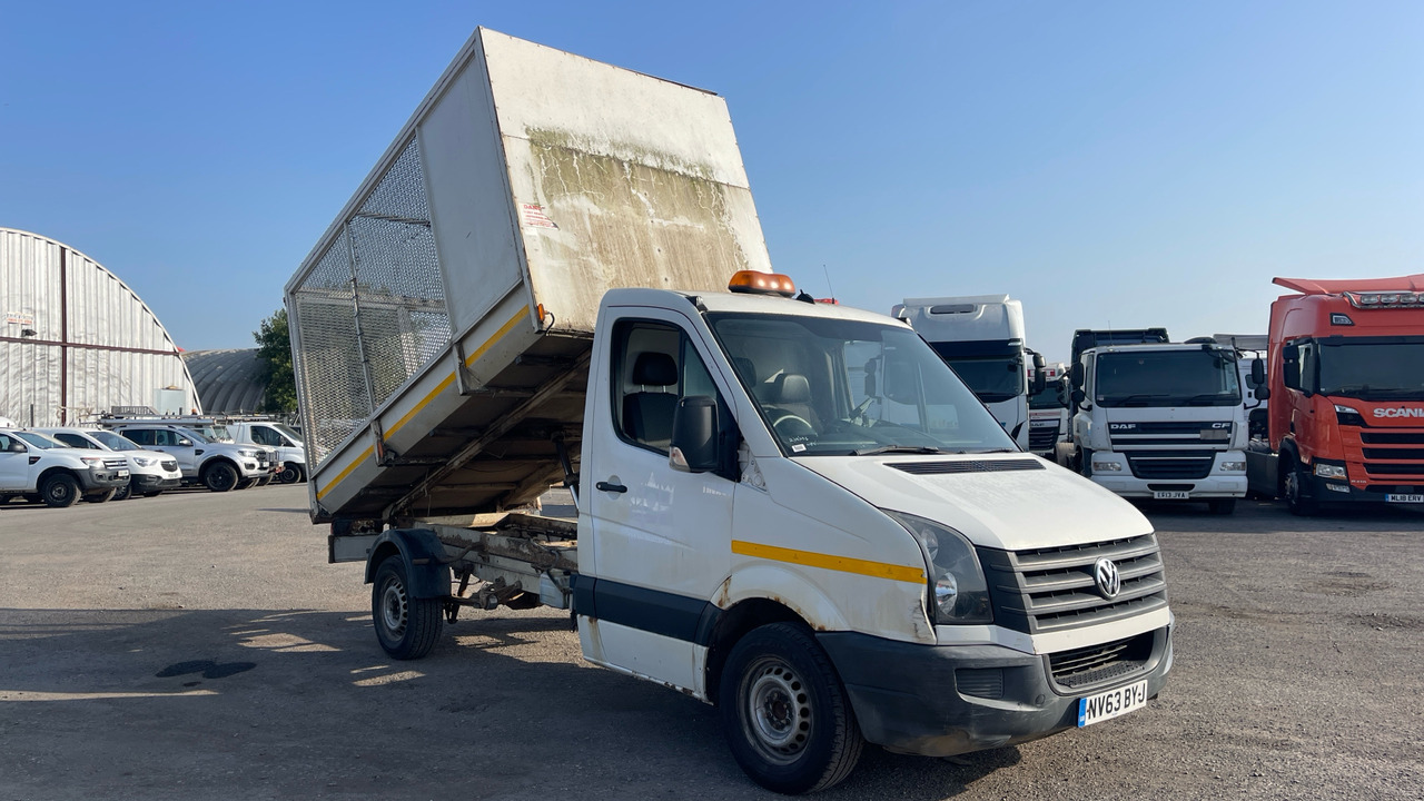 VOLKSWAGEN CRAFTER T30 2.0 TDI 140PS - Utilitaire benne: photos 1 VOLKSWAGEN CRAFTER T30 2.0 TDI 140PS - Utilitaire benne: photos 1