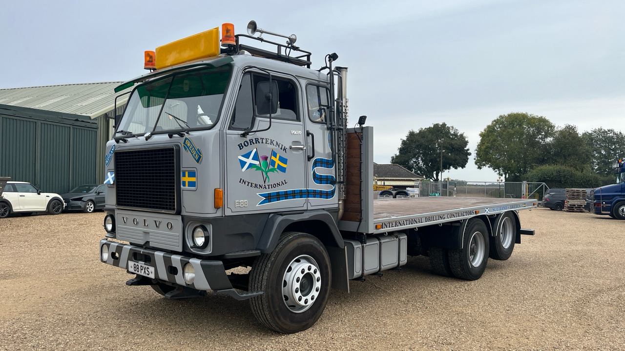 VOLVO F88 - Camion plateau: photos 2 VOLVO F88 - Camion plateau: photos 2