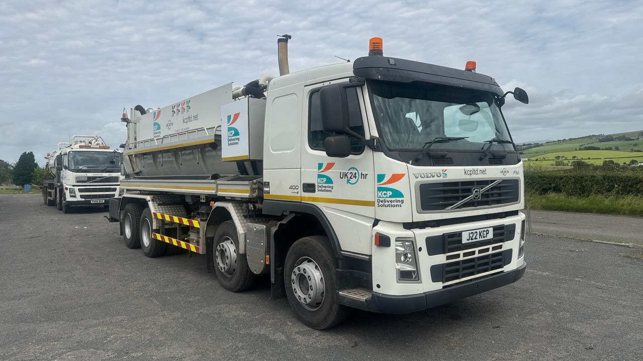VOLVO FM 400 - Camion hydrocureur: photos 1 VOLVO FM 400 - Camion hydrocureur: photos 1