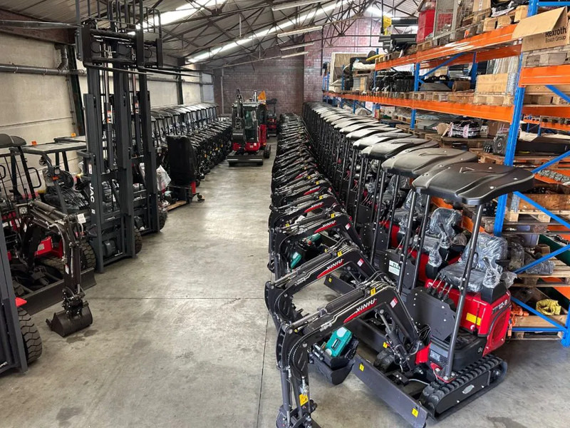 Mini pelle Rhino Rhinoceros XN12-9: photos 15 Mini pelle Rhino Rhinoceros XN12-9: photos 15