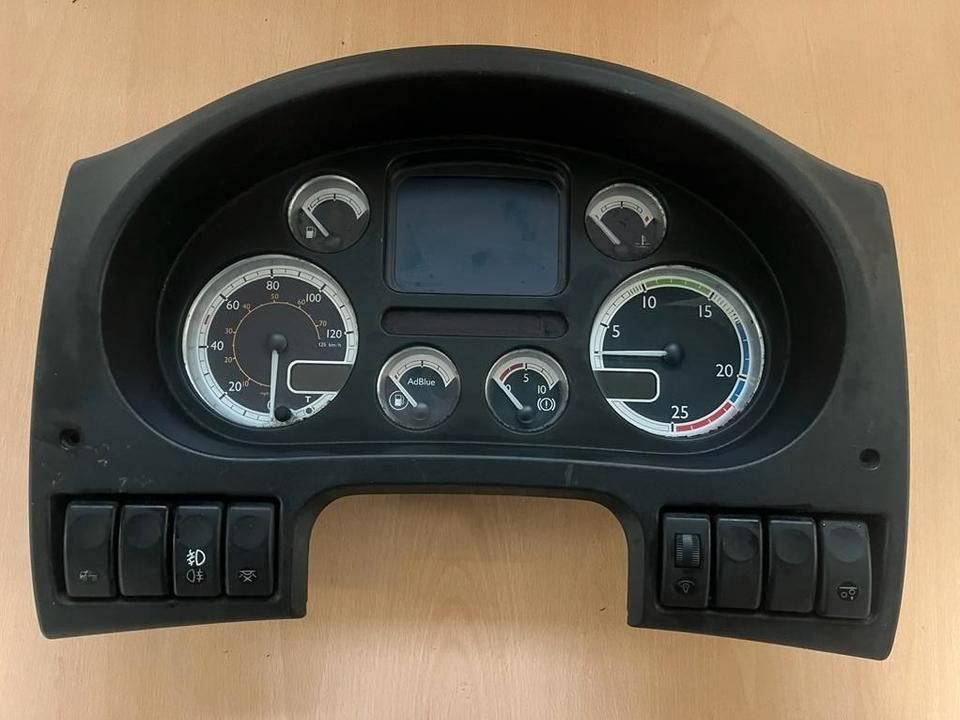 DAF CF Kombiinstrument Tacho 1789470 - Chronotachygraphe pour Camion: photos 1 DAF CF Kombiinstrument Tacho 1789470 - Chronotachygraphe pour Camion: photos 1
