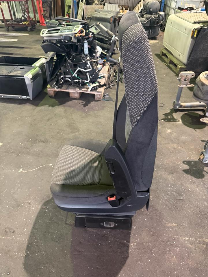 DAF XF 460 Euro6 Beifahrersitz - Siège pour Camion: photos 2 DAF XF 460 Euro6 Beifahrersitz - Siège pour Camion: photos 2