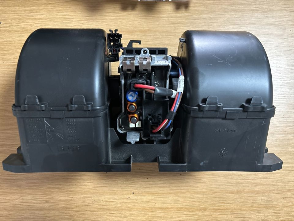 MAN BEHR BOSCH Innen Heizlüfter 9140010500 / H1968002 - Chauffage/ Ventilation pour Camion: photos 2 MAN BEHR BOSCH Innen Heizlüfter 9140010500 / H1968002 - Chauffage/ Ventilation pour Camion: photos 2