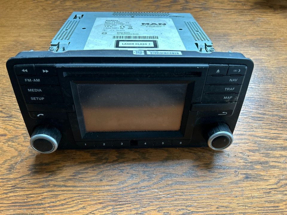 MAN Radio/Navigationssystem TGM BOSCH 81.28100-6017 - Système de navigation pour Camion: photos 1 MAN Radio/Navigationssystem TGM BOSCH 81.28100-6017 - Système de navigation pour Camion: photos 1