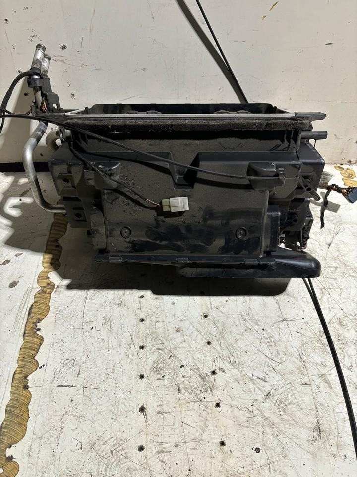 MAN TGA Innenraum Gebläse/Heizung 81.61900.6395 - Ventilateur pour Camion: photos 5 MAN TGA Innenraum Gebläse/Heizung 81.61900.6395 - Ventilateur pour Camion: photos 5