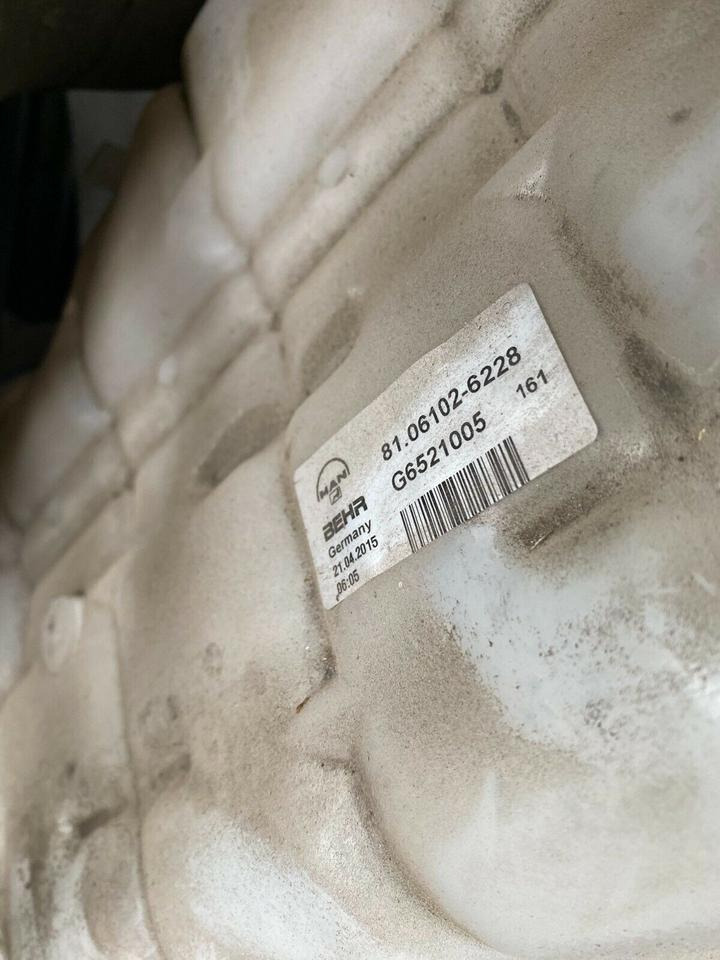 MAN TGL Ausgleichsbehälter Kühlmittel 81061026228 81061026233 - Vase d'expansion pour Camion: photos 3 MAN TGL Ausgleichsbehälter Kühlmittel 81061026228 81061026233 - Vase d'expansion pour Camion: photos 3