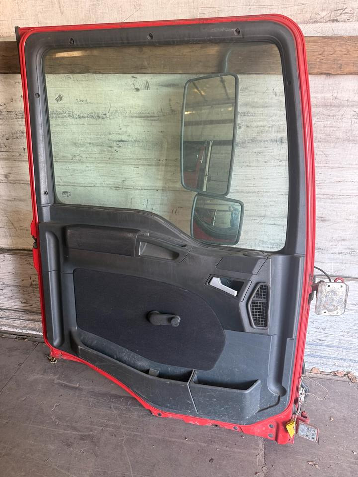 MAN TGM Fahrertür Rot Spiegel Innenverkleidung LN 65 - Portière et pièces pour Camion: photos 2 MAN TGM Fahrertür Rot Spiegel Innenverkleidung LN 65 - Portière et pièces pour Camion: photos 2