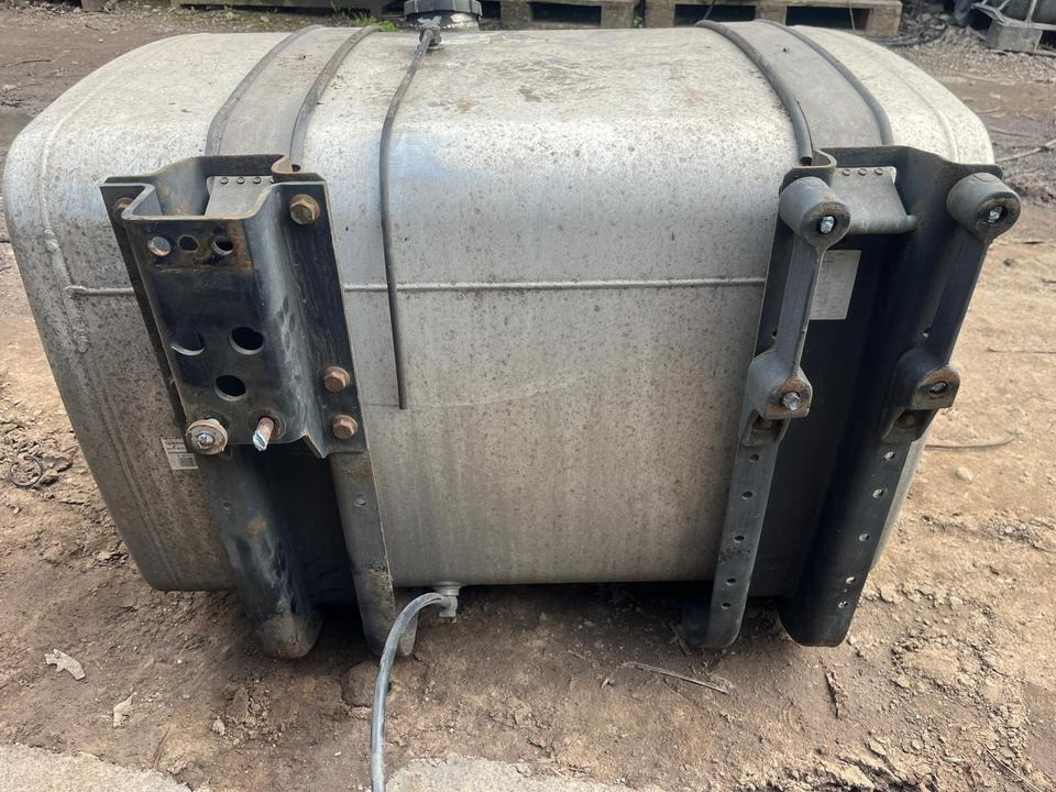 Réservoir de carburant pour Camion MAN TGX EU6  RN002 Dieseltank Tank Tankbehälter 460L: photos 6 Réservoir de carburant pour Camion MAN TGX EU6  RN002 Dieseltank Tank Tankbehälter 460L: photos 6