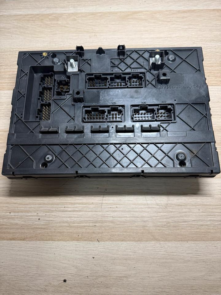 Mercedes Actros MP4 SAM Cabin Sicherungskasten A0014462758 - Fusible: photos 4 Mercedes Actros MP4 SAM Cabin Sicherungskasten A0014462758 - Fusible: photos 4