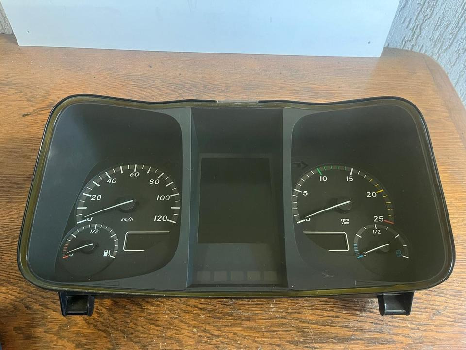 Mercedes Benz Actros MP4 Kombiinstrument / Tacho A9614466221 - Panel de instrumentos pour Camion: photos 2 Mercedes Benz Actros MP4 Kombiinstrument / Tacho A9614466221 - Panel de instrumentos pour Camion: photos 2