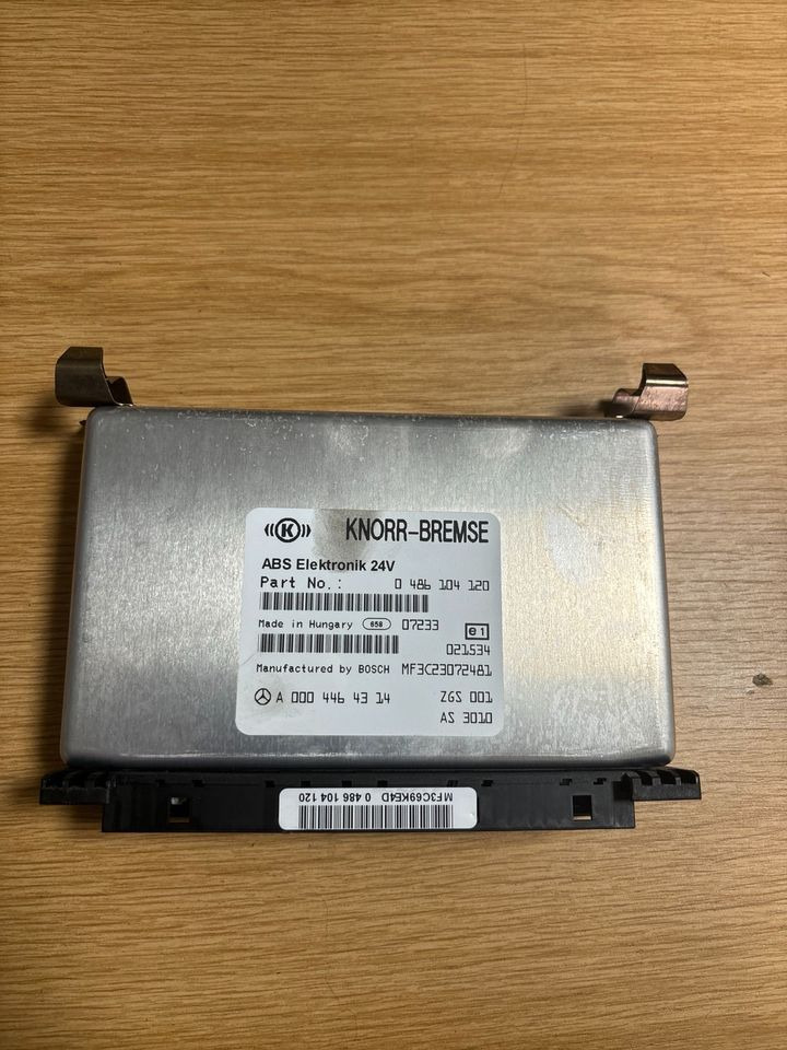 Mercedes-Benz KNORR-BREMSE ABS Elektronik Steuergerät A0004464314 - Bloc de gestion pour Camion: photos 1 Mercedes-Benz KNORR-BREMSE ABS Elektronik Steuergerät A0004464314 - Bloc de gestion pour Camion: photos 1