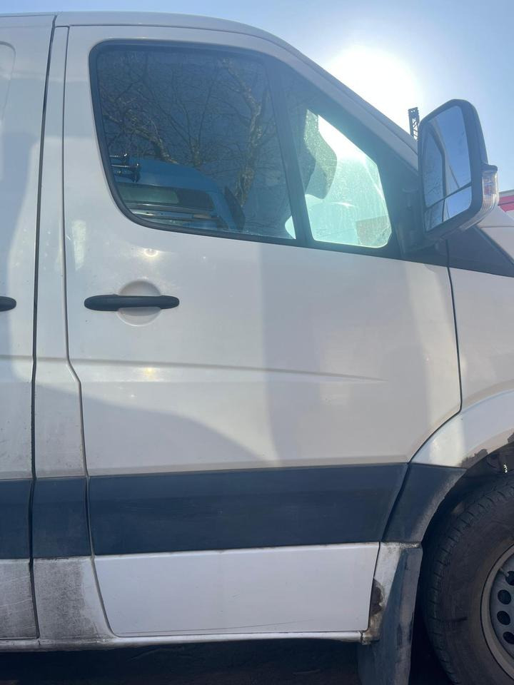 VW Crafter Beifahrertür, Tür rechts weiß mit Spiegel - Pièces de rechange: photos 2 VW Crafter Beifahrertür, Tür rechts weiß mit Spiegel - Pièces de rechange: photos 2