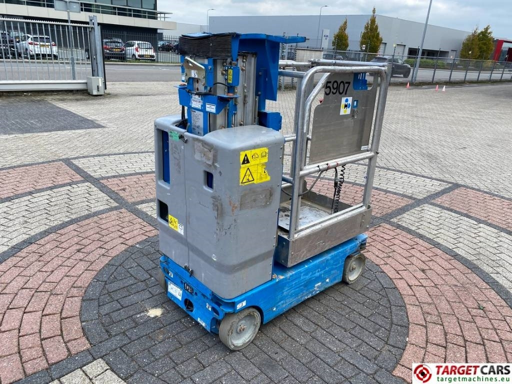 Genie GR15 RunAbout Electric Vertical Mast Lift 652cm  - Nacelle à mât vertical: photos 3 Genie GR15 RunAbout Electric Vertical Mast Lift 652cm  - Nacelle à mât vertical: photos 3