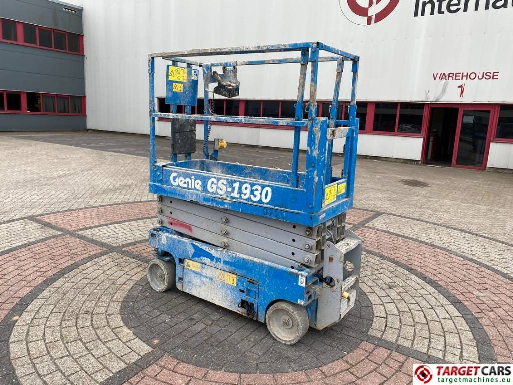 Genie GS-1932 Electric Scissor Work Lift 779cm - Nacelle ciseaux: photos 3 Genie GS-1932 Electric Scissor Work Lift 779cm - Nacelle ciseaux: photos 3