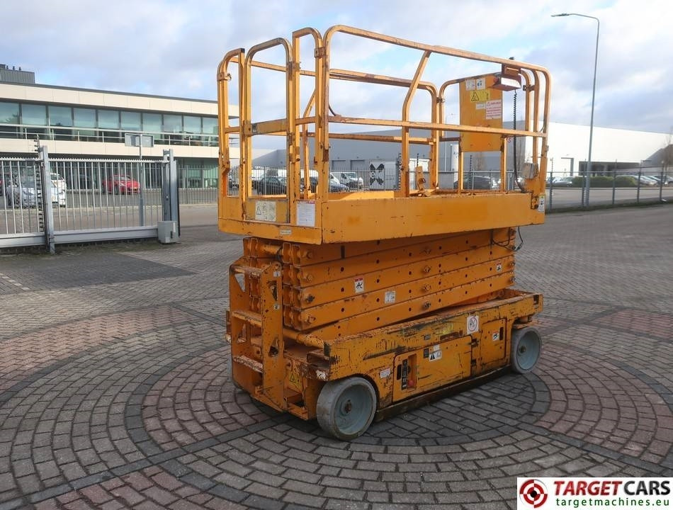 Genie GS-3246 Electric Scissor Work Lift 1175cm DEFECT - Nacelle ciseaux: photos 3 Genie GS-3246 Electric Scissor Work Lift 1175cm DEFECT - Nacelle ciseaux: photos 3