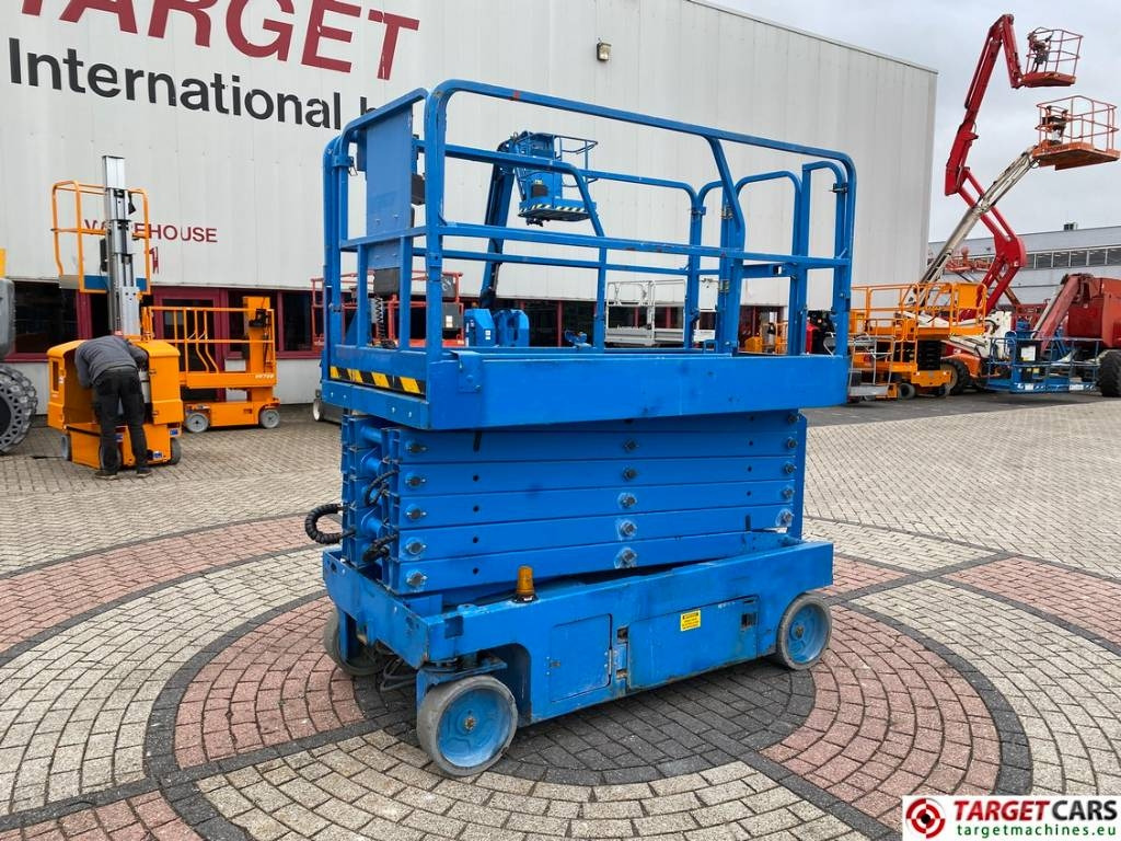Genie GS-4047 Electric Scissor Work Lift 1389cm  - Nacelle ciseaux: photos 1 Genie GS-4047 Electric Scissor Work Lift 1389cm  - Nacelle ciseaux: photos 1
