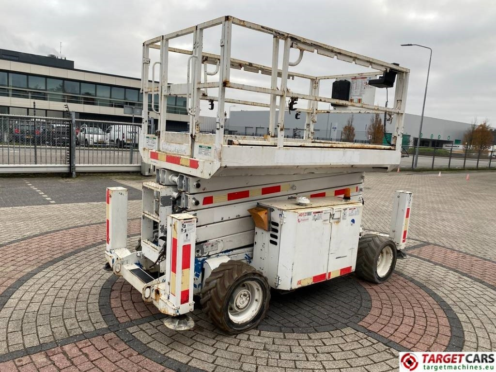 Genie GS-4069RT Diesel 4x4 Scissor Work Lift 1412cm - Nacelle ciseaux: photos 3 Genie GS-4069RT Diesel 4x4 Scissor Work Lift 1412cm - Nacelle ciseaux: photos 3
