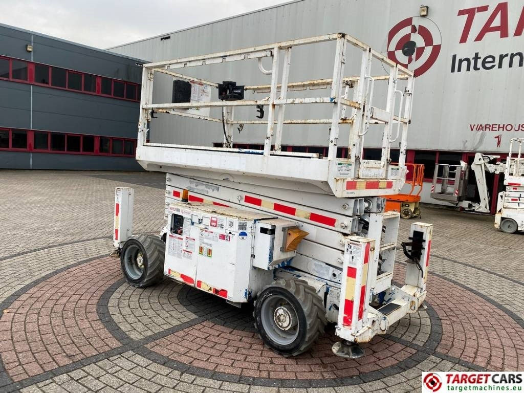 Genie GS-4069RT Diesel 4x4 Scissor Work Lift 1412cm - Nacelle ciseaux: photos 4 Genie GS-4069RT Diesel 4x4 Scissor Work Lift 1412cm - Nacelle ciseaux: photos 4