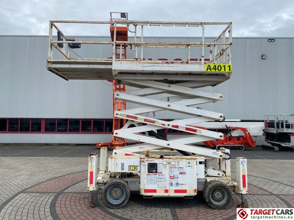 Genie GS-4069RT Diesel 4x4 Scissor Work Lift 1412cm NOCE - Nacelle ciseaux: photos 5 Genie GS-4069RT Diesel 4x4 Scissor Work Lift 1412cm NOCE - Nacelle ciseaux: photos 5