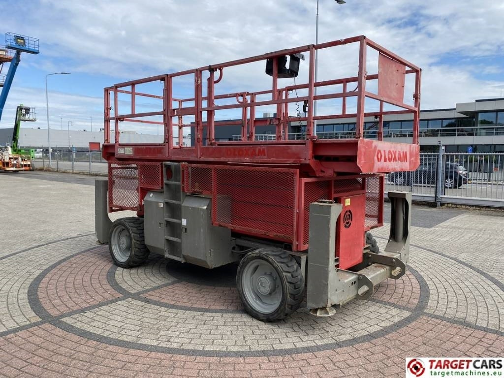 Genie GS-4390RT Diesel 4x4 Scissor Work Lift 1511cm - Nacelle ciseaux: photos 2 Genie GS-4390RT Diesel 4x4 Scissor Work Lift 1511cm - Nacelle ciseaux: photos 2