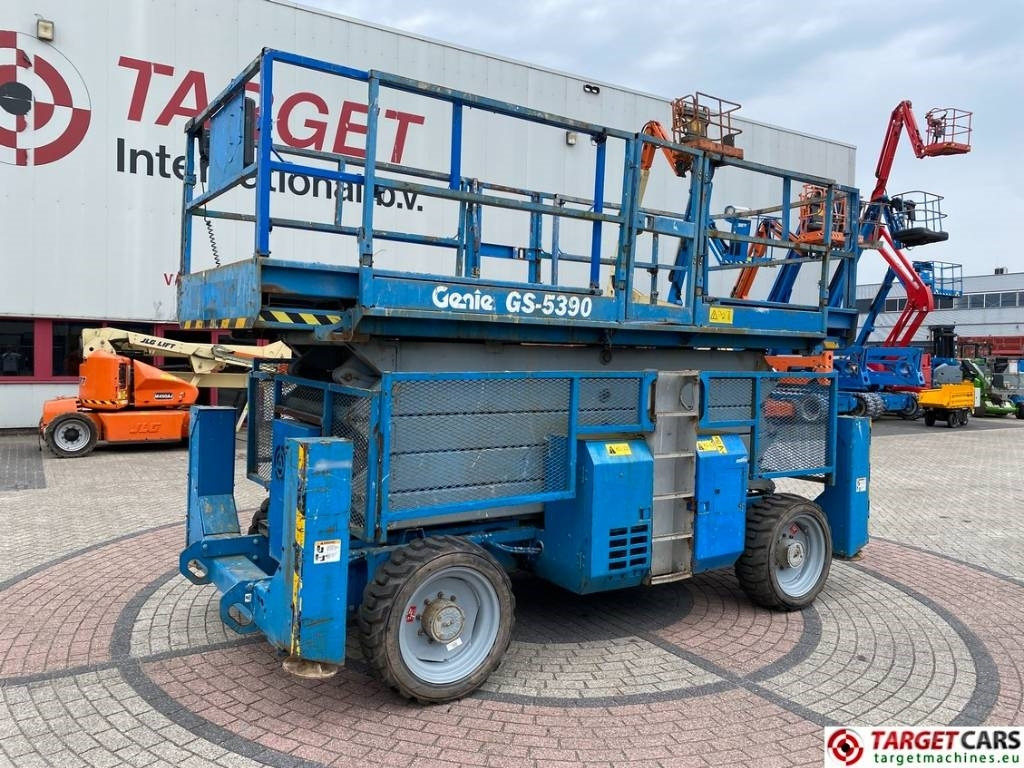 Genie GS-5390RT Diesel 4x4 Scissor Work Lift 1815cm - Nacelle ciseaux: photos 1 Genie GS-5390RT Diesel 4x4 Scissor Work Lift 1815cm - Nacelle ciseaux: photos 1