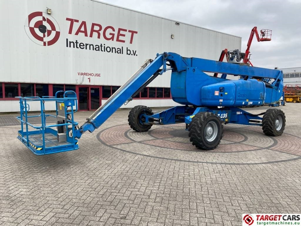 Genie Z-135/70 Articulated 4x4x4 Diesel Boom Lift 4315cm - Nacelle articulée: photos 1 Genie Z-135/70 Articulated 4x4x4 Diesel Boom Lift 4315cm - Nacelle articulée: photos 1