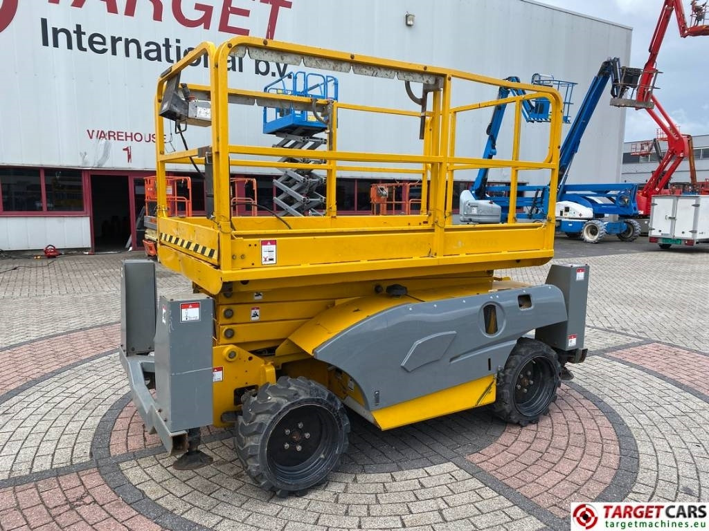 Haulotte Compact 10DX Diesel 4x4 Scissor Work Lift 1015cm - Nacelle ciseaux: photos 1 Haulotte Compact 10DX Diesel 4x4 Scissor Work Lift 1015cm - Nacelle ciseaux: photos 1