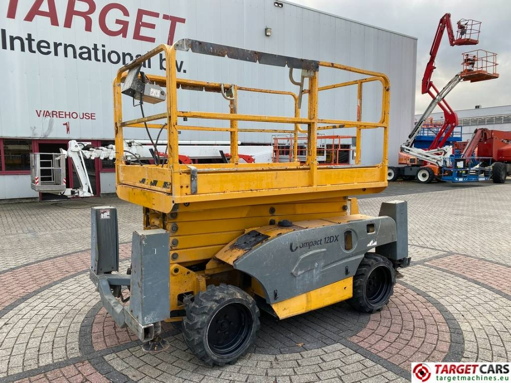 Haulotte Compact 12DX Diesel 4x4 Scissor Work Lift 1206cm - Nacelle ciseaux: photos 1 Haulotte Compact 12DX Diesel 4x4 Scissor Work Lift 1206cm - Nacelle ciseaux: photos 1