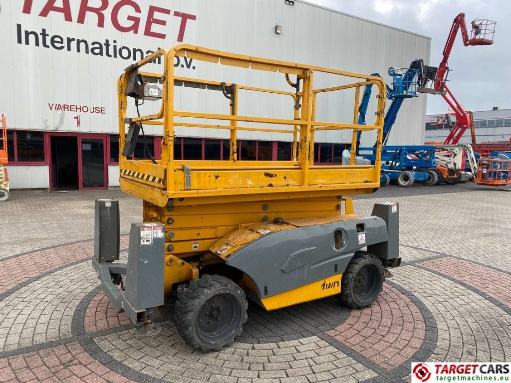 Haulotte Compact 12DX Diesel 4x4 Scissor Work Lift 1206cm - Nacelle ciseaux: photos 1 Haulotte Compact 12DX Diesel 4x4 Scissor Work Lift 1206cm - Nacelle ciseaux: photos 1
