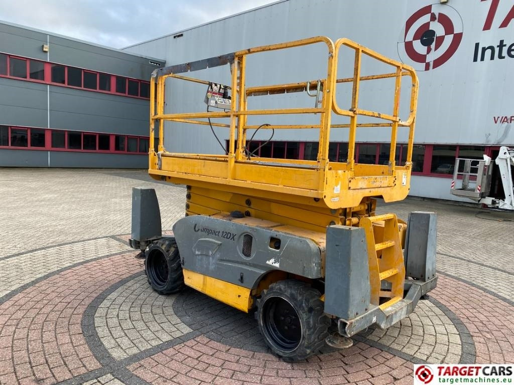Haulotte Compact 12DX Diesel 4x4 Scissor Work Lift 1206cm - Nacelle ciseaux: photos 4 Haulotte Compact 12DX Diesel 4x4 Scissor Work Lift 1206cm - Nacelle ciseaux: photos 4