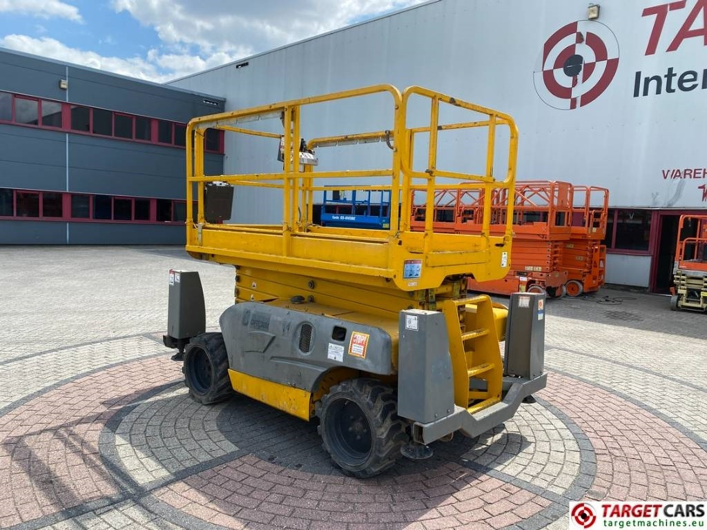 Haulotte Compact 12DX Diesel 4x4 Scissor Work Lift 1206cm - Nacelle ciseaux: photos 4 Haulotte Compact 12DX Diesel 4x4 Scissor Work Lift 1206cm - Nacelle ciseaux: photos 4