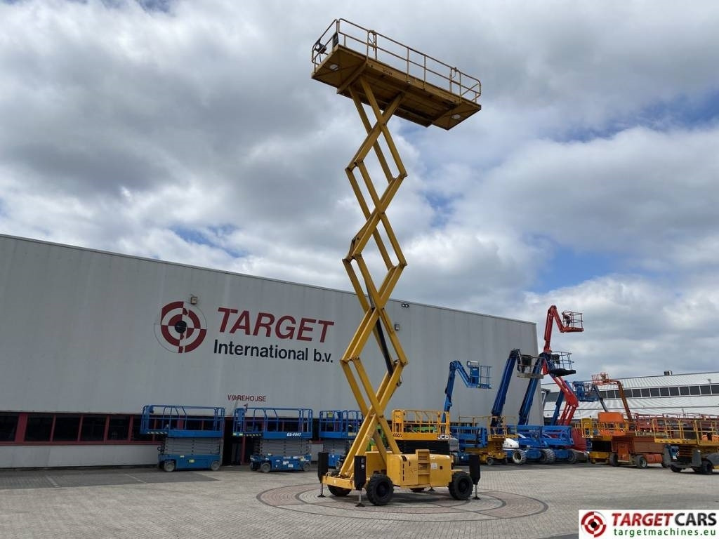 Crédit-bail de Haulotte H15SXNT Diesel H15SX 4x4 Scissor Work Lift 1500cm  Haulotte H15SXNT Diesel H15SX 4x4 Scissor Work Lift 1500cm: photos 6