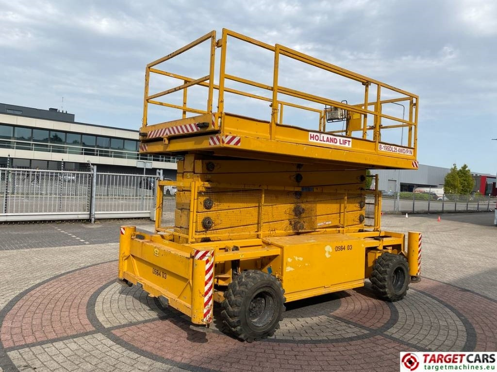Holland Lift B195DL-25 4WD Diesel 4x4 Scissor Work Lift 2150cm - Nacelle ciseaux: photos 3 Holland Lift B195DL-25 4WD Diesel 4x4 Scissor Work Lift 2150cm - Nacelle ciseaux: photos 3
