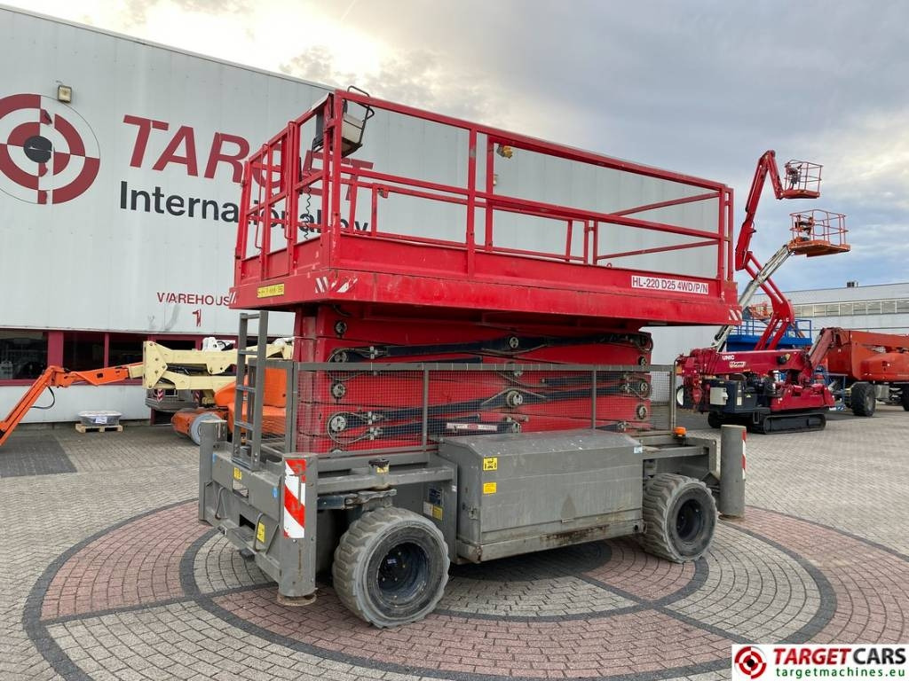 Holland Lift HL220D25-4WD Diesel 4x4 HL220 Scissor Lift 2170cm - Nacelle ciseaux: photos 1 Holland Lift HL220D25-4WD Diesel 4x4 HL220 Scissor Lift 2170cm - Nacelle ciseaux: photos 1