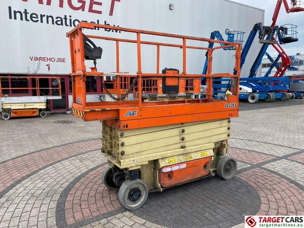 JLG 2632ES Electric Scissor Work Lift 977cm - Nacelle ciseaux: photos 1 JLG 2632ES Electric Scissor Work Lift 977cm - Nacelle ciseaux: photos 1