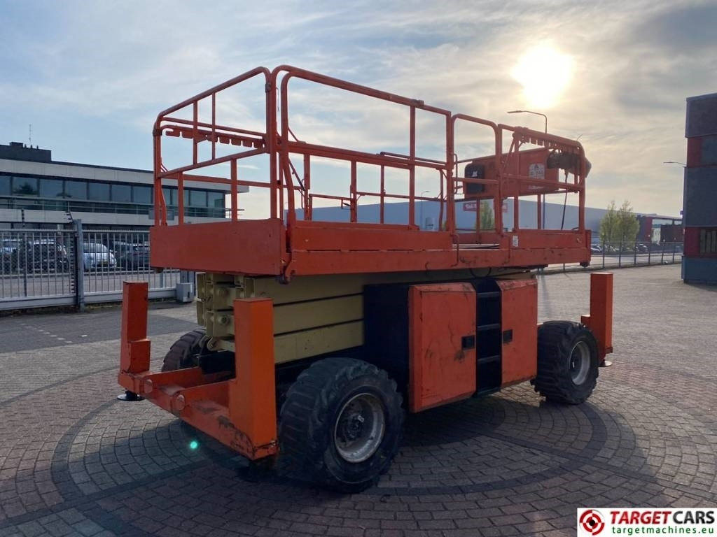 JLG 330LRT Diesel 4x4 Scissor Work Lift 1200cm - Nacelle ciseaux: photos 3 JLG 330LRT Diesel 4x4 Scissor Work Lift 1200cm - Nacelle ciseaux: photos 3
