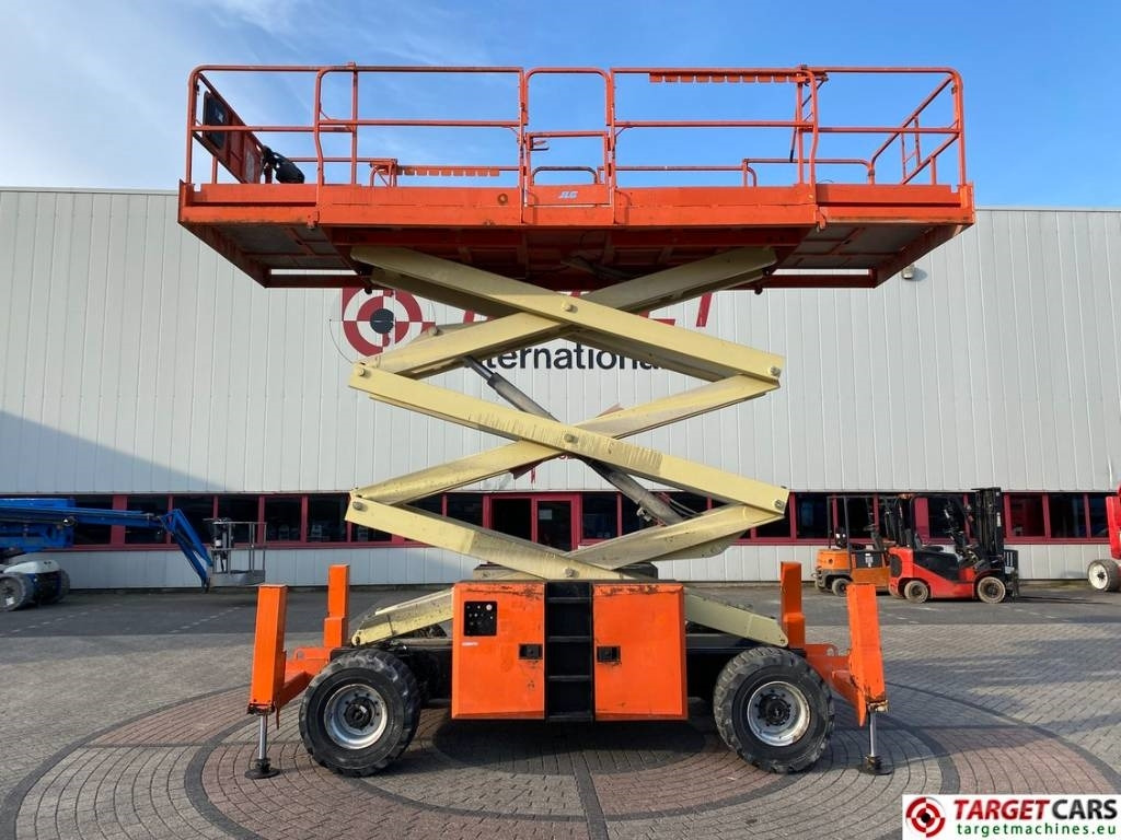 JLG 330LRT Diesel 4x4 Scissor Work Lift 1200cm - Nacelle ciseaux: photos 5 JLG 330LRT Diesel 4x4 Scissor Work Lift 1200cm - Nacelle ciseaux: photos 5