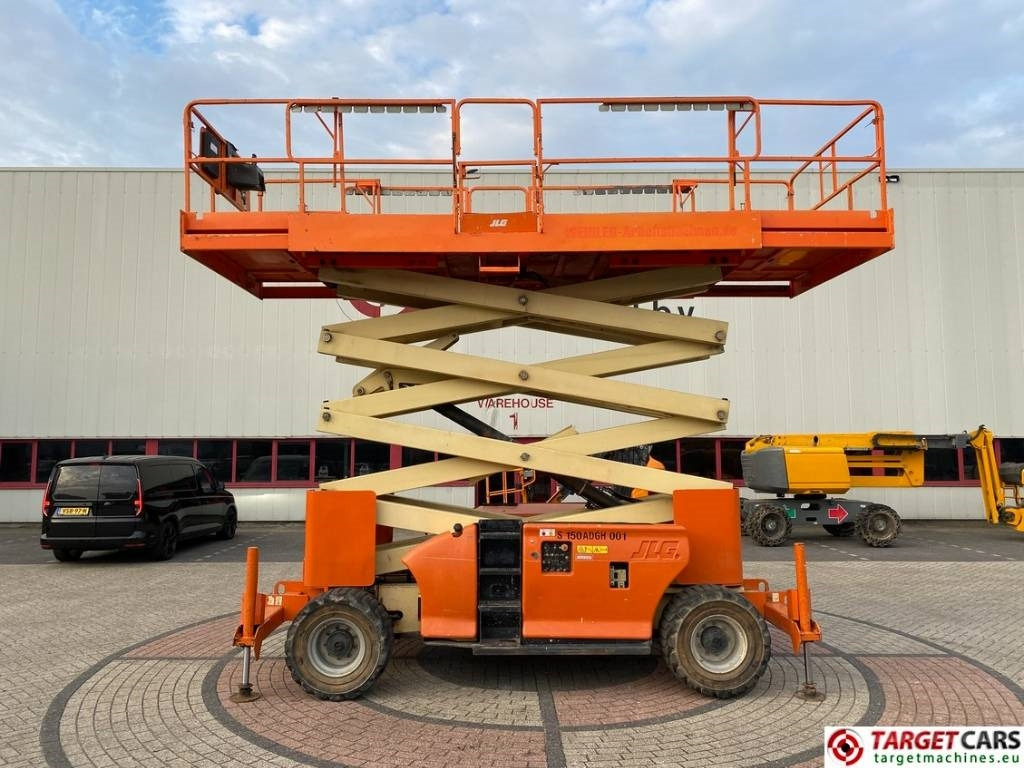 JLG 4394RT Diesel 4x4 Scissor Work Lift 1511cm - Nacelle ciseaux: photos 5 JLG 4394RT Diesel 4x4 Scissor Work Lift 1511cm - Nacelle ciseaux: photos 5