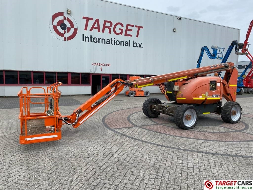 JLG 600AJ Articulated 4x4x4 Diesel Boom Lift 2047cm - Nacelle articulée: photos 1 JLG 600AJ Articulated 4x4x4 Diesel Boom Lift 2047cm - Nacelle articulée: photos 1