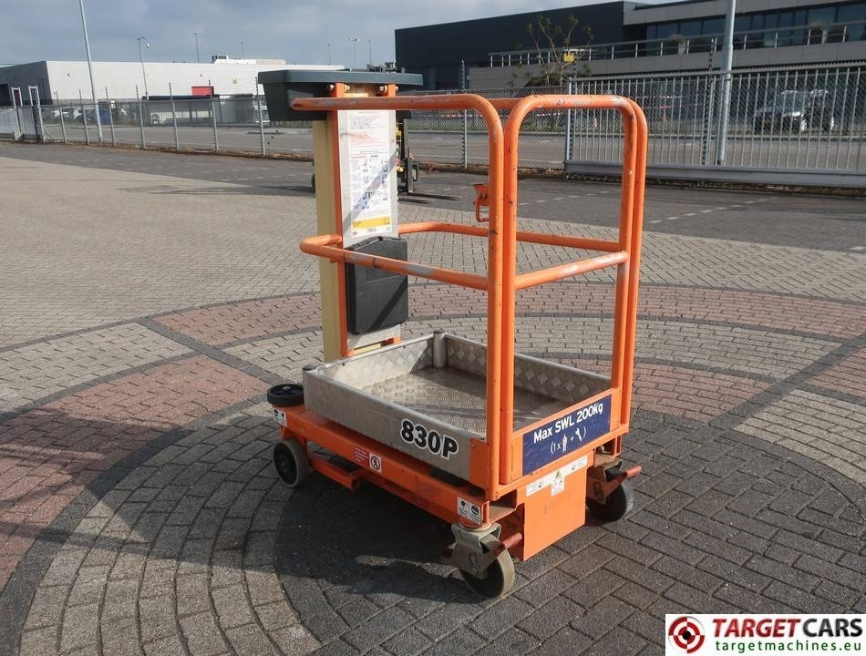 JLG Power Tower Nano 830P Vertical Lift 450cm - Nacelle: photos 2 JLG Power Tower Nano 830P Vertical Lift 450cm - Nacelle: photos 2