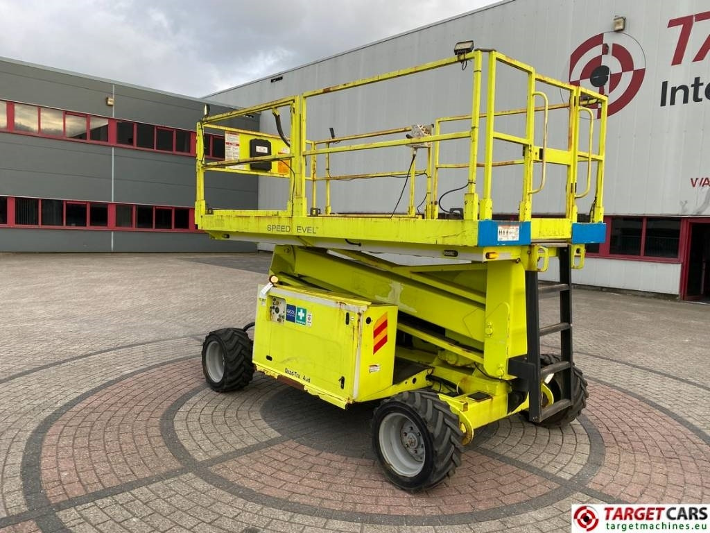 MEC 2684RT Diesel 4x4 Scissor Lift Speed-Level 992cm - Nacelle ciseaux: photos 4 MEC 2684RT Diesel 4x4 Scissor Lift Speed-Level 992cm - Nacelle ciseaux: photos 4