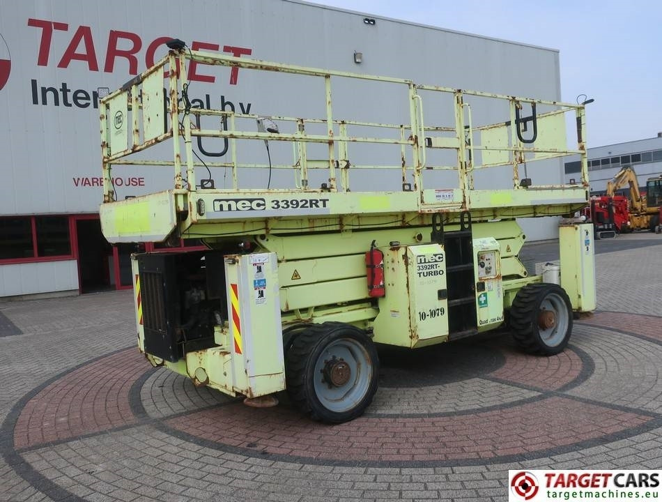MEC 3392RT-T Diesel 4x4 Scissor Work Lift 1200cm - Nacelle ciseaux: photos 1 MEC 3392RT-T Diesel 4x4 Scissor Work Lift 1200cm - Nacelle ciseaux: photos 1