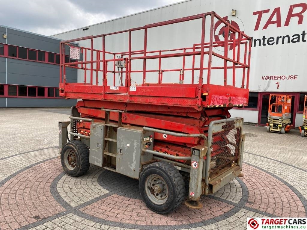 SkyJack SJ8841RT Diesel 4x4 Scissor Work Lift 1430cm - Nacelle ciseaux: photos 4 SkyJack SJ8841RT Diesel 4x4 Scissor Work Lift 1430cm - Nacelle ciseaux: photos 4