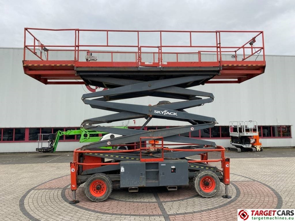 SkyJack SJ9250 RT Diesel 4x4 Scissor Work Lift 1720cm - Nacelle ciseaux: photos 5 SkyJack SJ9250 RT Diesel 4x4 Scissor Work Lift 1720cm - Nacelle ciseaux: photos 5