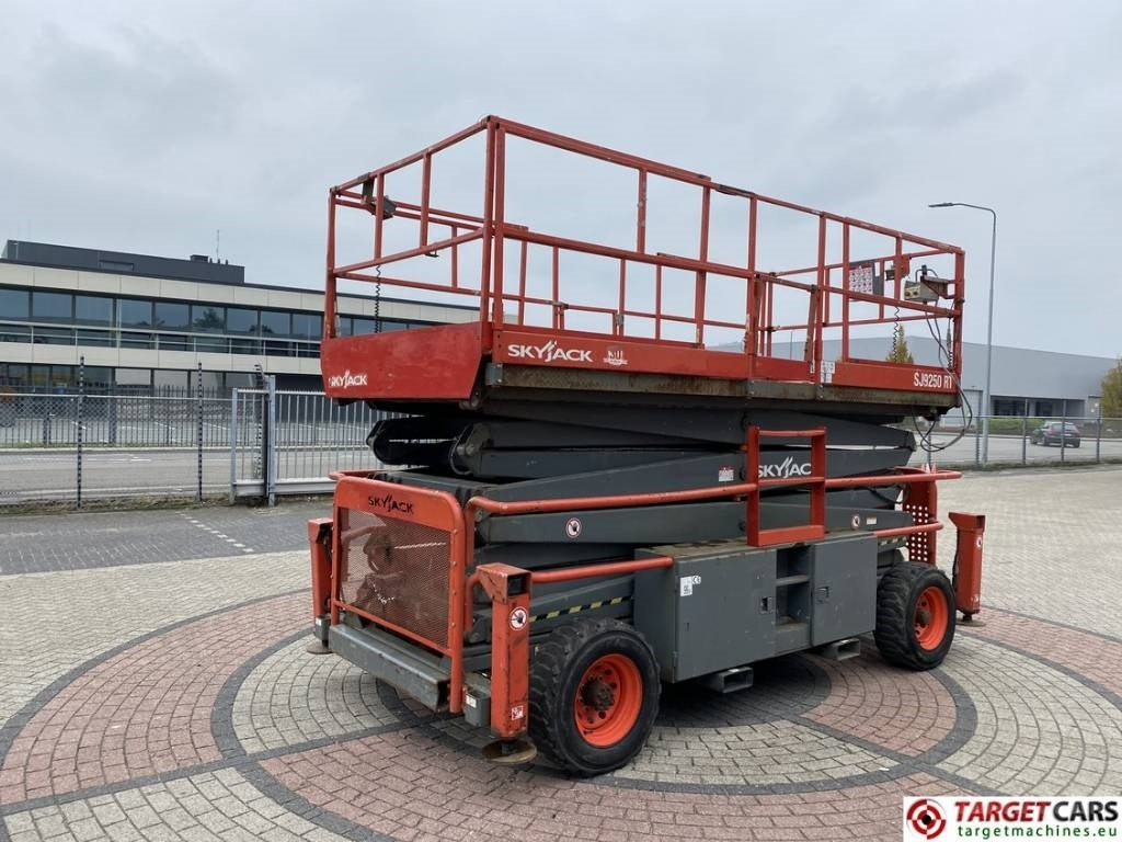 SkyJack SJ9250 RT Diesel 4x4 Scissor Work Lift 1720cm - Nacelle ciseaux: photos 3 SkyJack SJ9250 RT Diesel 4x4 Scissor Work Lift 1720cm - Nacelle ciseaux: photos 3