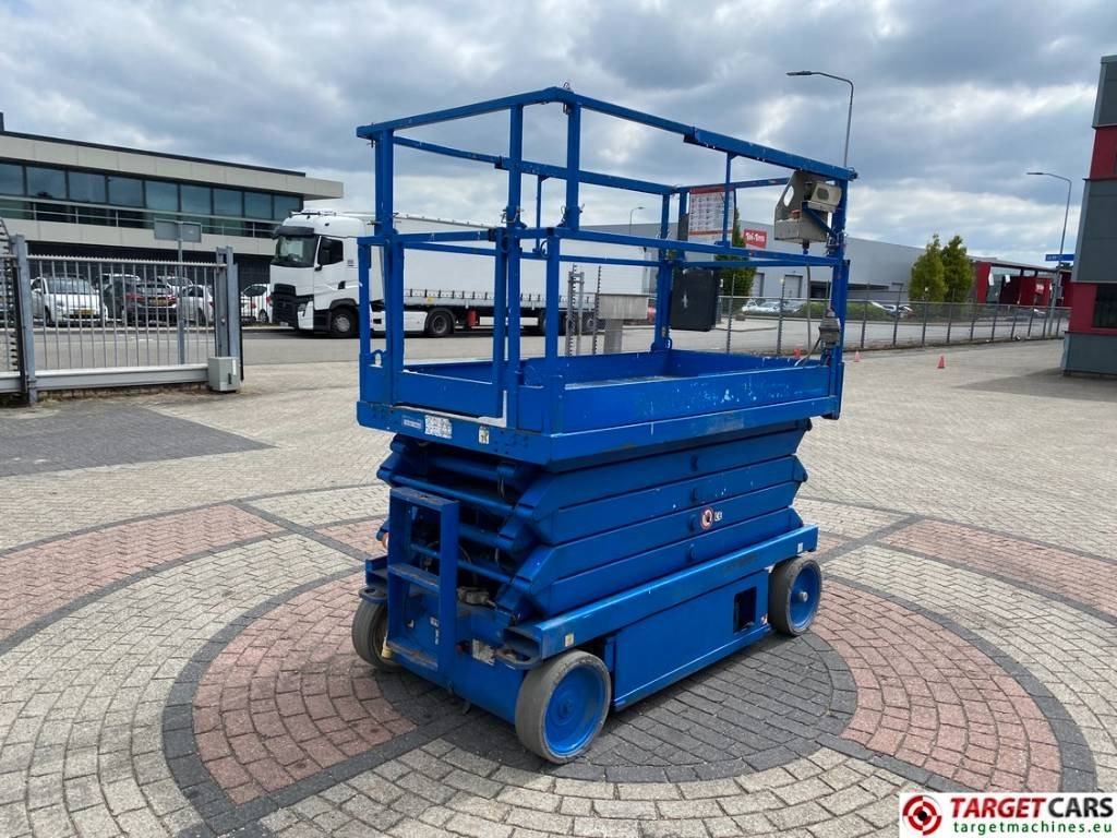 SkyJack SJIII-4632 Electric 4632 Scissor Work Lift 1170cm - Nacelle ciseaux: photos 3 SkyJack SJIII-4632 Electric 4632 Scissor Work Lift 1170cm - Nacelle ciseaux: photos 3