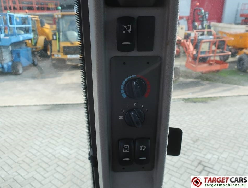 Tractopelle Volvo BL60B Backhoe 4x4 Loader: photos 28 Tractopelle Volvo BL60B Backhoe 4x4 Loader: photos 28